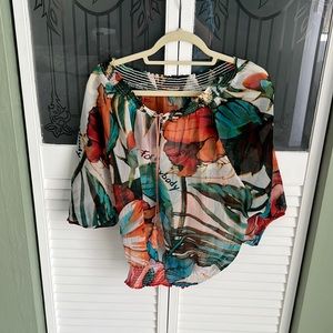 Small/ Medium light mid sleeve shirt